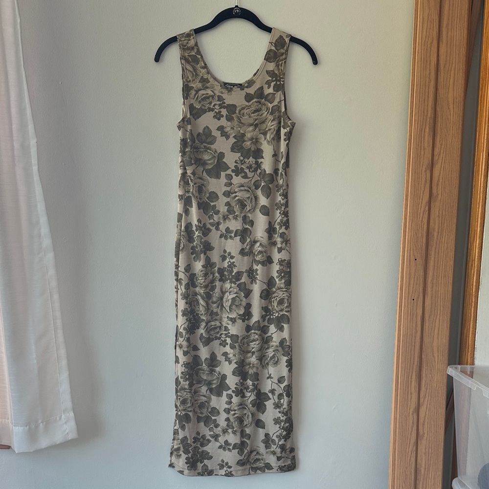Floral Print Sleeveless Maxi Dress